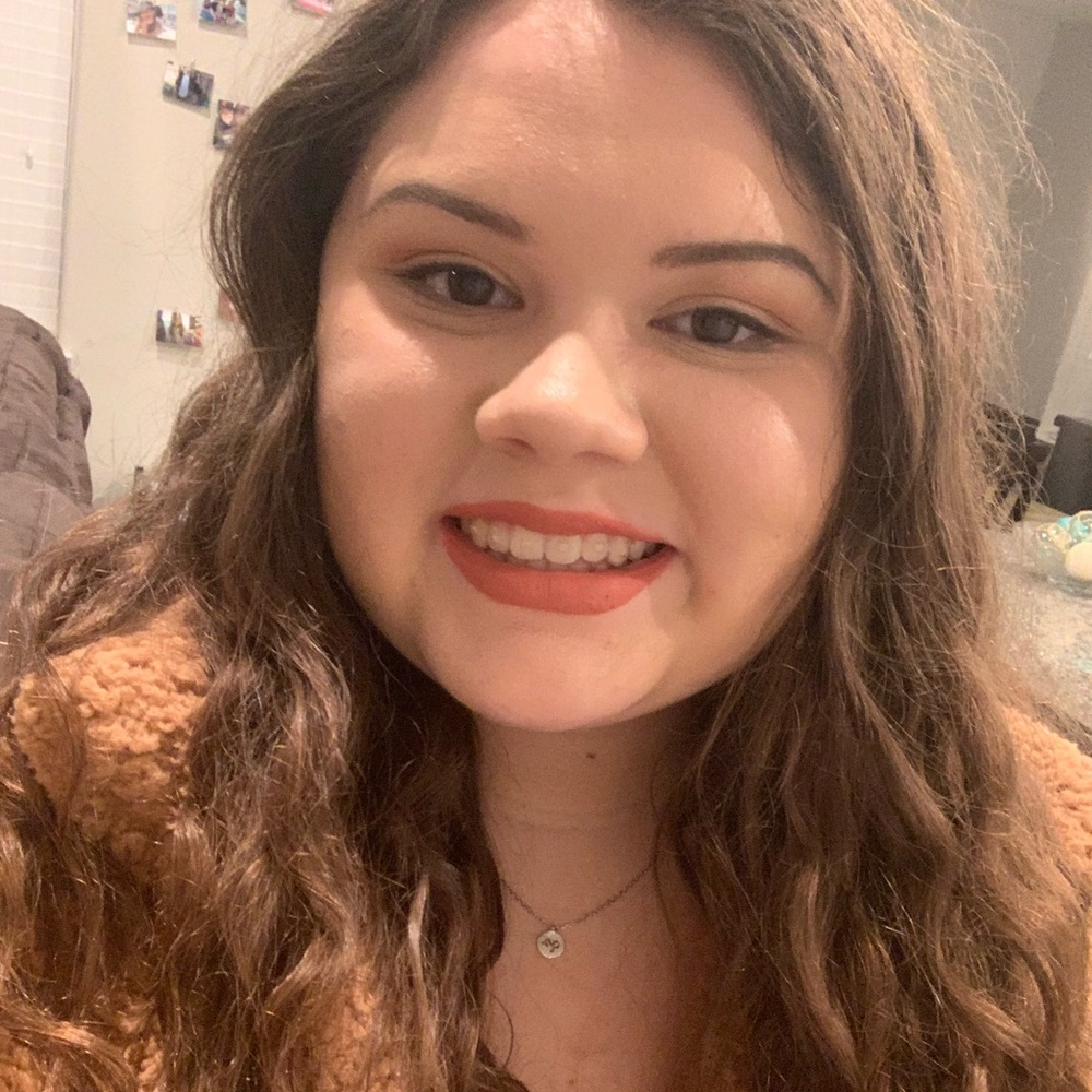Meet your Posher, Katelyn